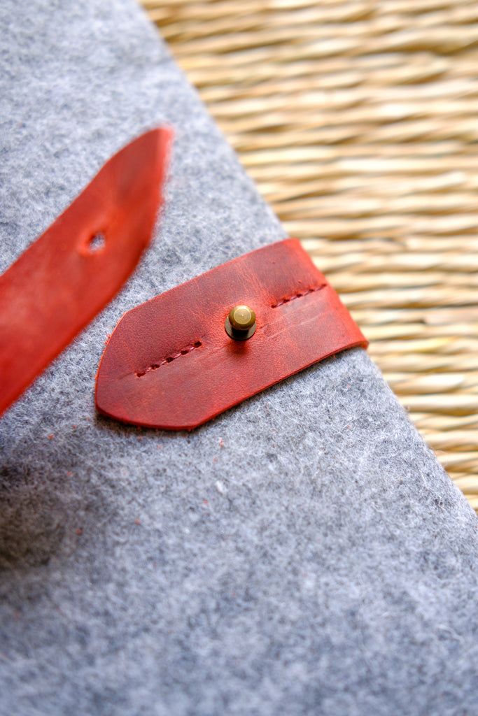 Leather &amp; Felt Combination Computer Case